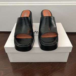 L’intervalle Block Sandals